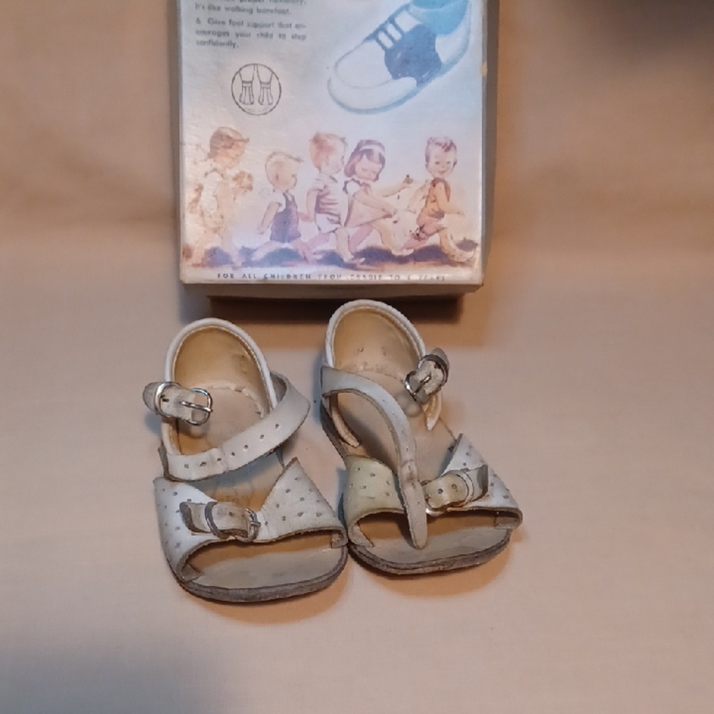 Vintage Girls Buckle Sandals